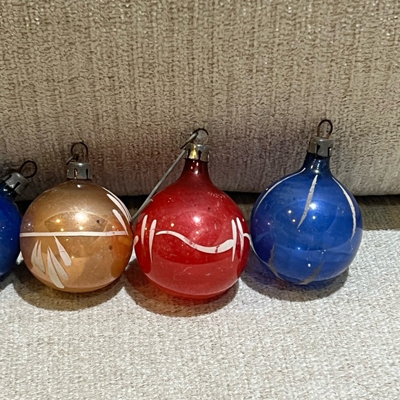 Antique Mini Hand Painted Glass Ornaments Lot of 5 - Picture 6 of 9